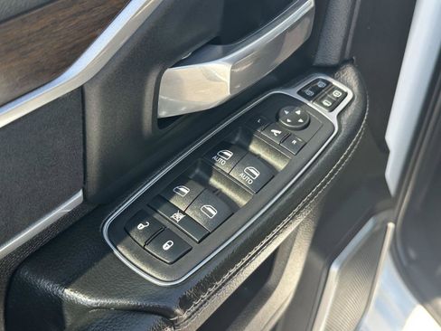 Used 2024 RAM 2500 Laramie AWD/4WD image 18