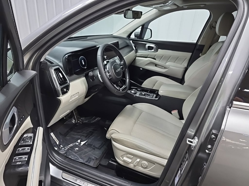 Used 2023 Kia Sorento SX Prestige w/ Panoramic Sunroof Package AWD/4WD image 30