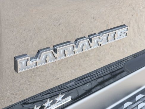 Used 2022 RAM 1500 Laramie AWD/4WD image 11
