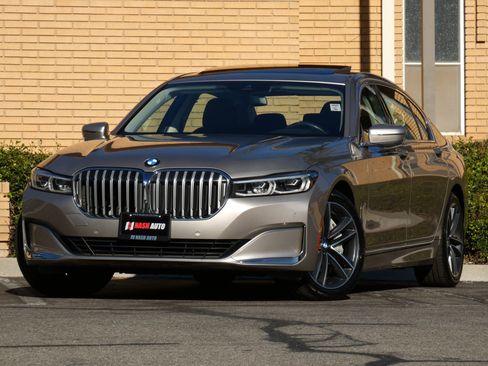 Used 2020 BMW 750i xDrive w/ Executive Package image 4