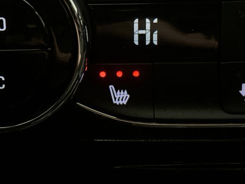 Used 2025 Chevrolet Trax ACTIV image 18