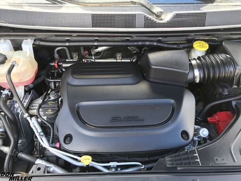 Certified 2022 Chrysler Pacifica Touring-L image 39