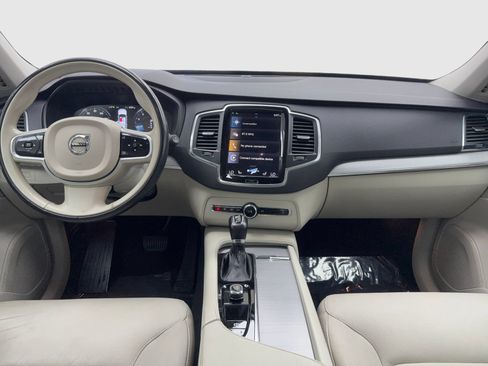 Used 2022 Volvo XC90 T5 Momentum w/ Climate Package FWD image 20