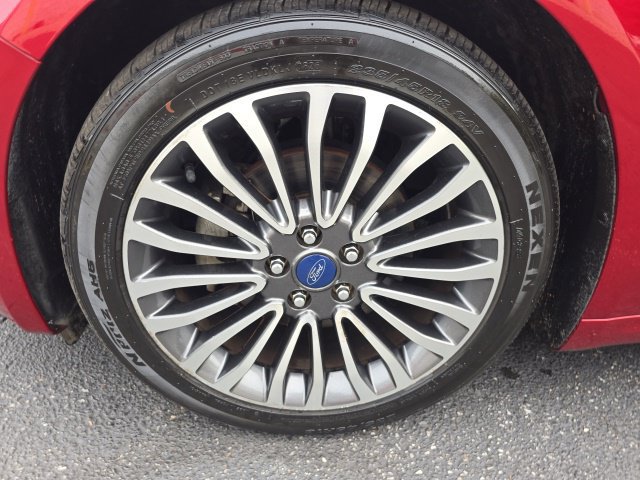 Used 2017 Ford Fusion SE w/ Fusion SE Technology Package FWD image 10