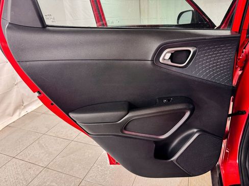 Used 2021 Kia Soul S image 13