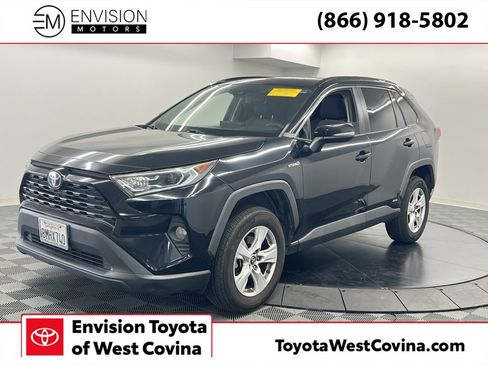 Used 2019 Toyota RAV4 XLE image 1