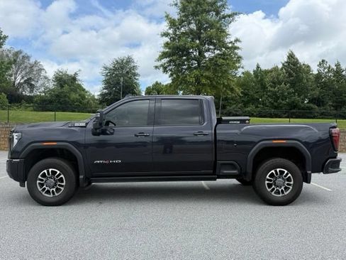 Used 2024 GMC Sierra 2500 AT4 w/ Technology Package AWD/4WD image 3