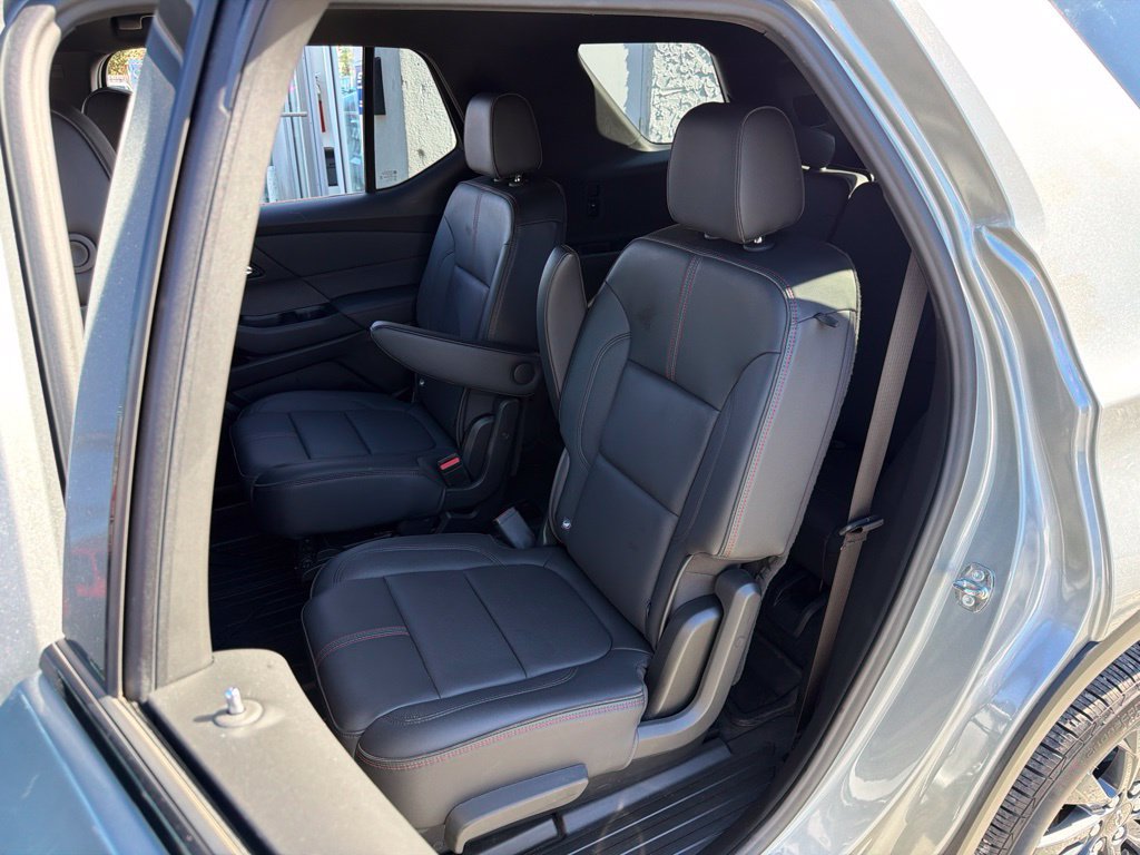 Used 2023 Chevrolet Traverse RS w/ LPO, Floor Liner Package AWD/4WD image 23