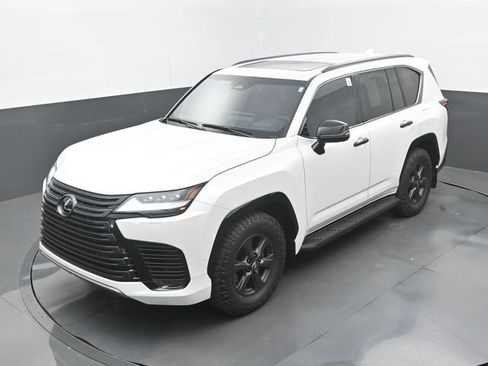 Used 2025 Lexus LX 700h Overtrail AWD/4WD image 32