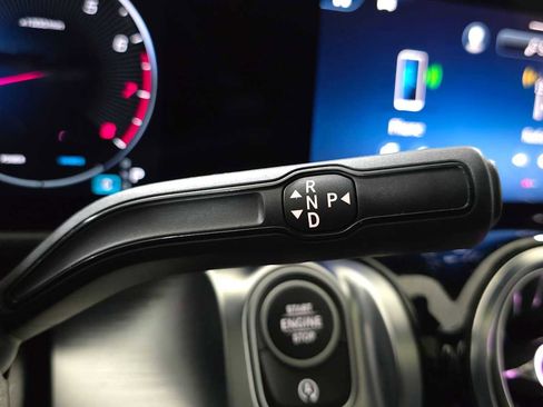 Certified 2025 Mercedes-Benz GLB 250 4MATIC image 35