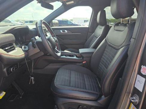 Used 2025 Ford Explorer ST-Line w/ ST-Line Street Pack AWD/4WD image 5