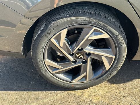 New 2025 Hyundai Elantra Sport image 17