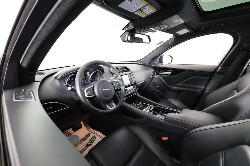 Used 2018 Jaguar F-PACE Prestige AWD/4WD image 10