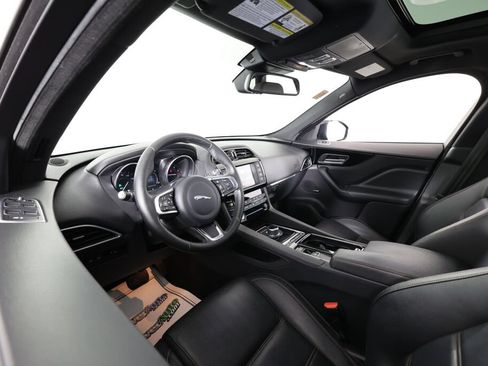 Used 2018 Jaguar F-PACE Prestige AWD/4WD image 10