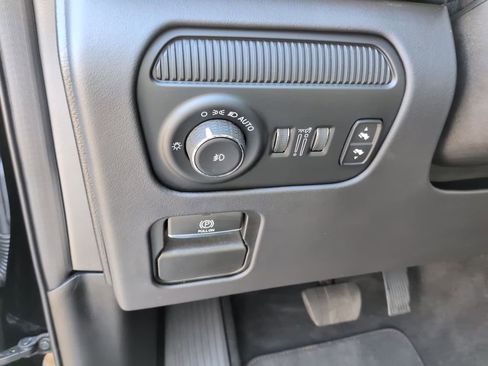 Certified 2023 Jeep Grand Wagoneer Series III AWD/4WD image 23