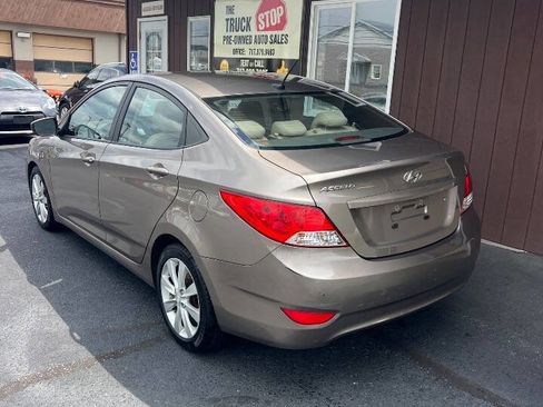 Used 2012 Hyundai Accent GLS w/ Premium Pkg 3 FWD image 3