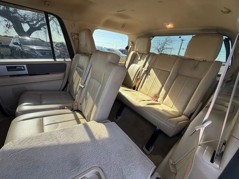 Used 2012 Ford Expedition XLT image 15