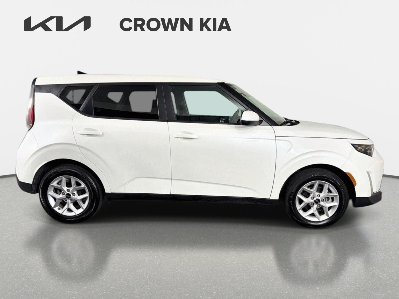 Certified 2025 Kia Soul LX w/ LX Technology Package FWD image 4
