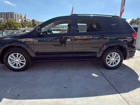 Used 2017 Dodge Journey SXT w/ Comfort/Convenience Group image 10