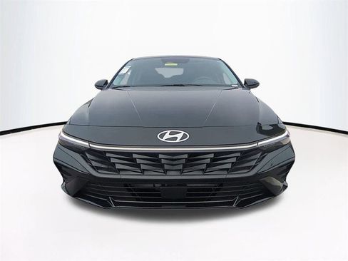 New 2026 Hyundai Elantra Limited image 3