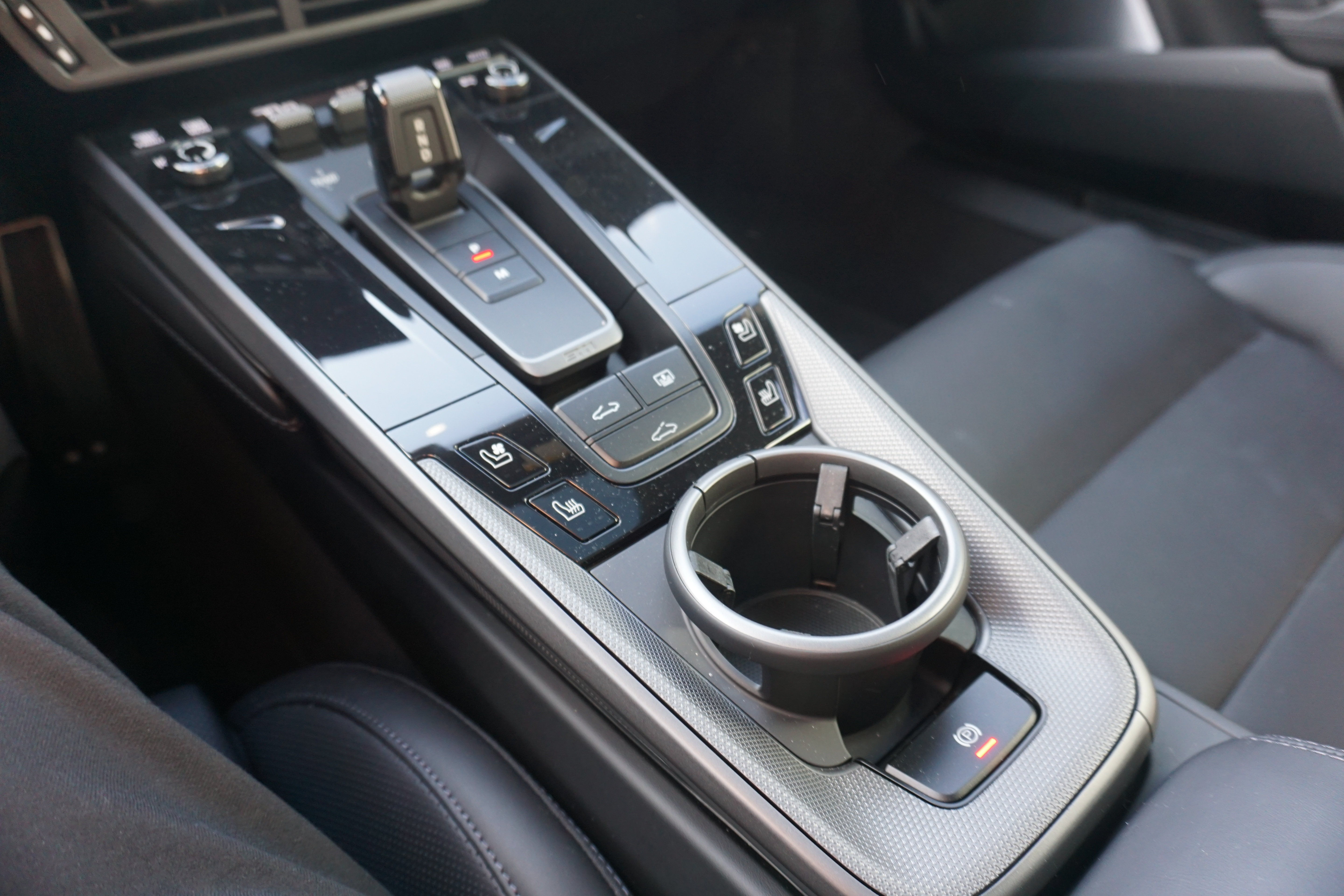 Certified 2025 Porsche 911 Carrera RWD image 17