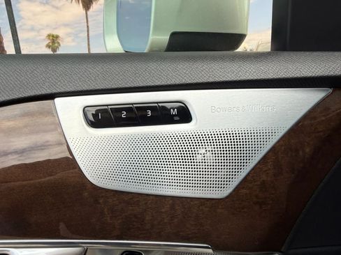 Used 2016 Volvo XC90 T6 Momentum w/ Momentum Plus Package AWD/4WD image 38