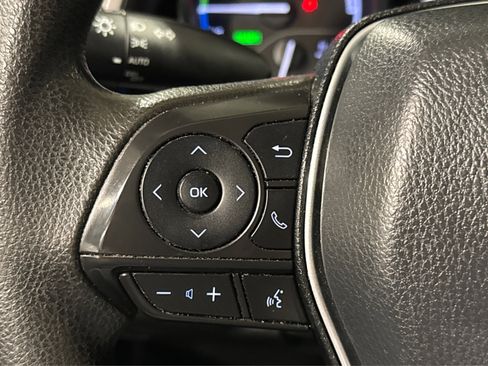 Used 2020 Toyota Camry LE image 22