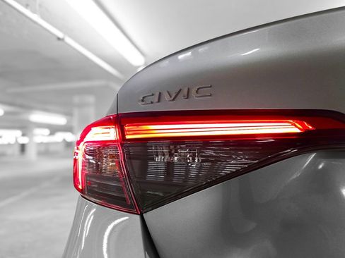 Used 2023 Honda Civic Sport image 10