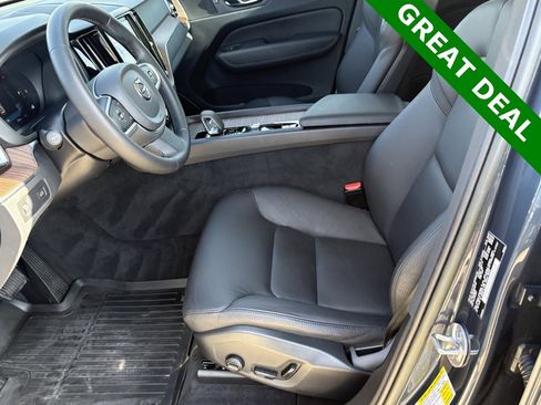 Used 2022 Volvo XC60 B5 Momentum w/ Protection Package Premier image 27