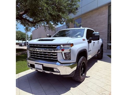 Used 2022 Chevrolet Silverado 2500 LTZ w/ LTZ Plus Package AWD/4WD image 2