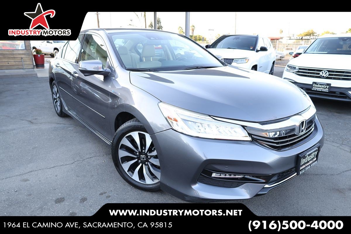 Used 2017 Honda Accord Touring image 1