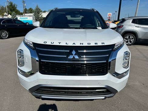 New 2025 Mitsubishi Outlander SEL image 3