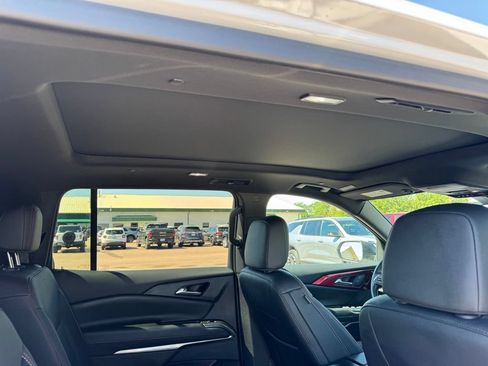 Used 2025 Chevrolet Traverse Z71 AWD/4WD image 23