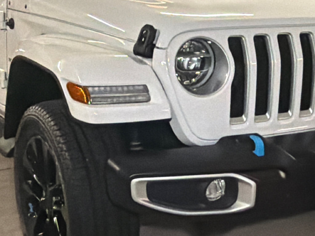 Used 2022 Jeep Wrangler Unlimited Sahara w/ Cold Weather Group AWD/4WD image 9