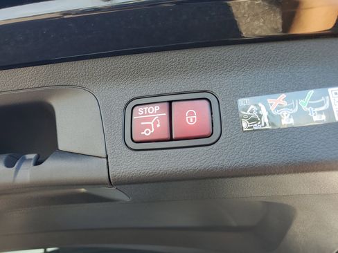 Certified 2026 Mercedes-Benz GLS 450 4MATIC image 7