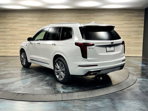 Used 2025 Cadillac XT6 Premium Luxury FWD image 13