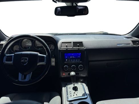 Used 2012 Dodge Challenger SXT image 12