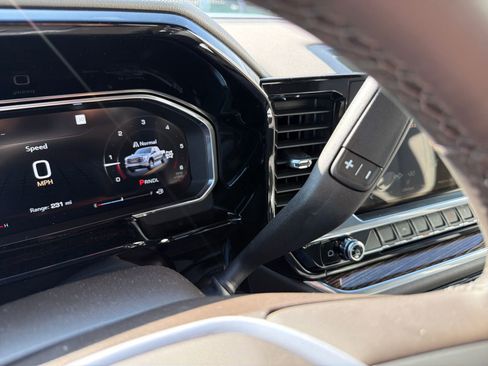 New 2026 GMC Sierra 1500 SLE image 18