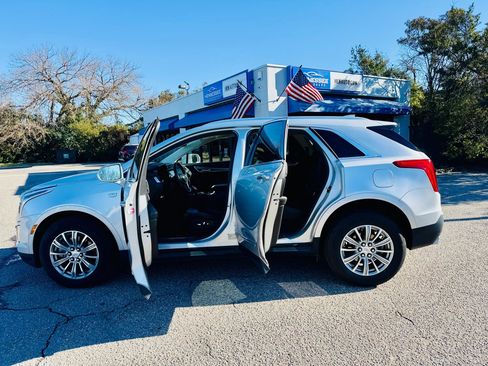 Used 2017 Cadillac XT5 Luxury image 28