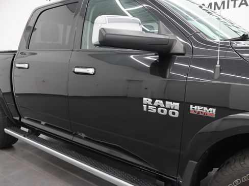 Used 2018 RAM 1500 Laramie w/ Convenience Group AWD/4WD image 26
