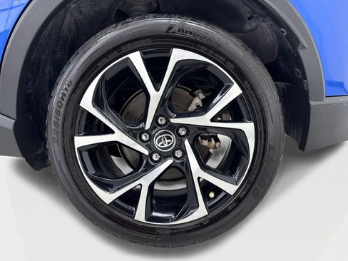Used 2019 Toyota C-HR XLE FWD image 50