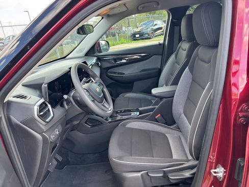 Used 2025 Chevrolet TrailBlazer LT image 24