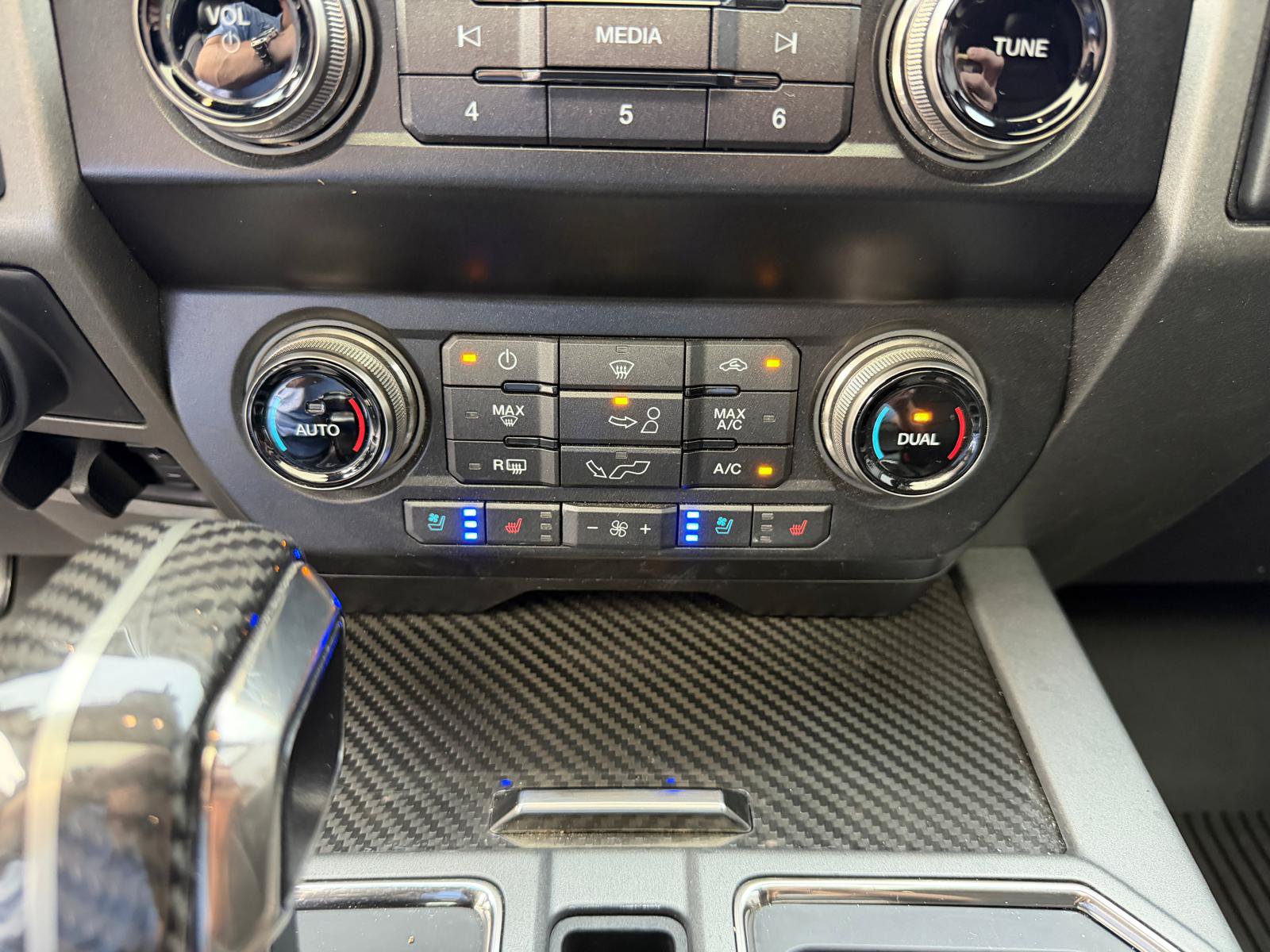 Used 2019 Ford F150 Raptor w/ Equipment Group 802A Luxury AWD/4WD image 41