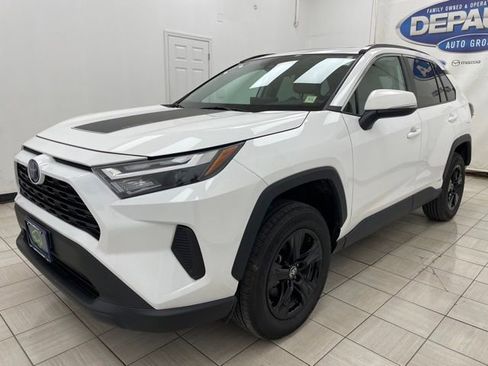 Used 2022 Toyota RAV4 XLE w/ Convenience Package AWD/4WD image 18
