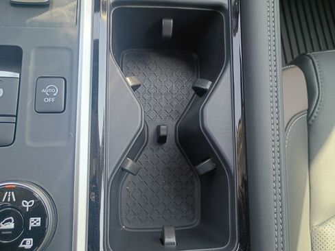 New 2026 Nissan Pathfinder Platinum image 23