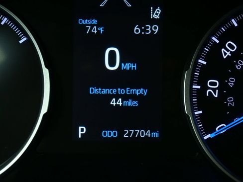 Used 2022 Toyota RAV4 XLE AWD/4WD image 25