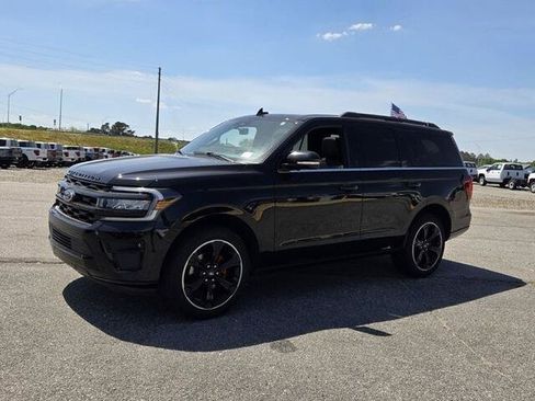 Certified 2024 Ford Expedition Limited RWD image 3