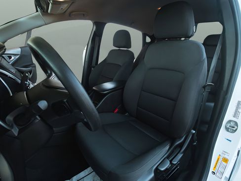 Used 2022 Chevrolet Malibu LS FWD image 9