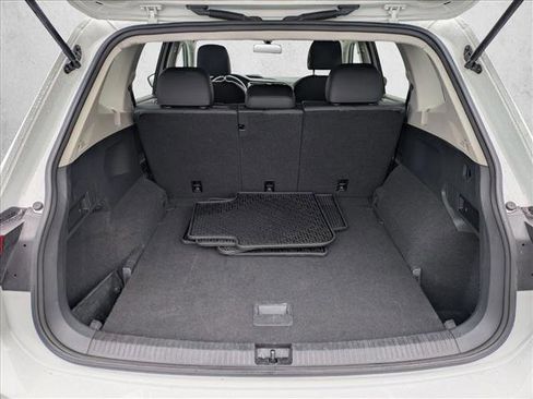 Used 2020 Volkswagen Tiguan S image 6