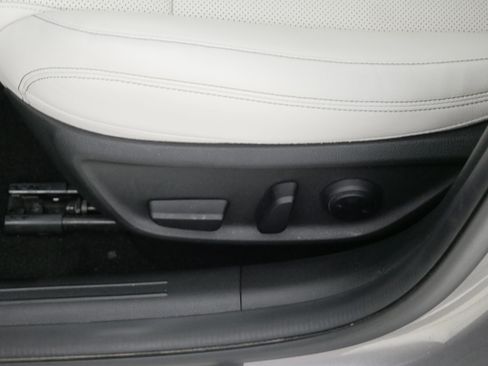 Used 2024 Genesis G70 2.5T AWD/4WD image 20